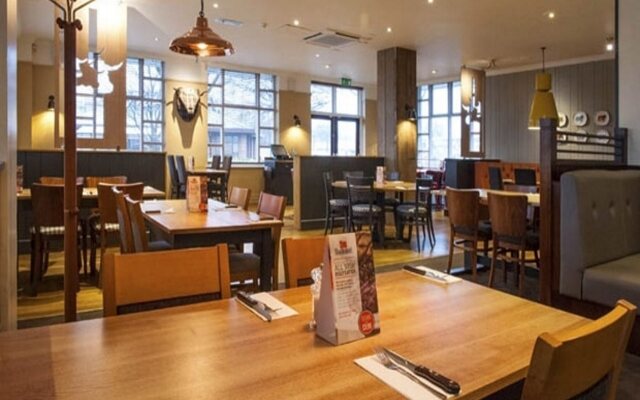 Premier Inn Manchester - West Didsbury