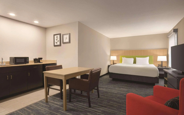 Country Inn & Suites by Radisson, Dunn I-95