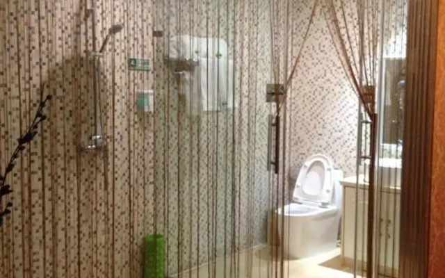 To Youth Themed Hotel