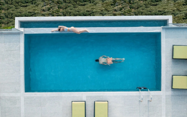 Anadeo Villas & Suites