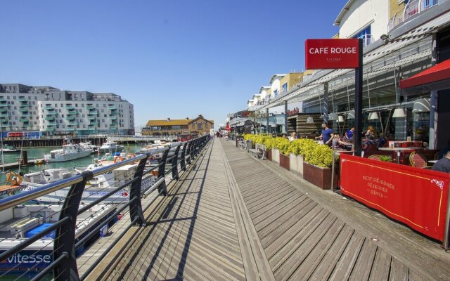Orion Marina Sea View Parking by Brighton Holiday Lets