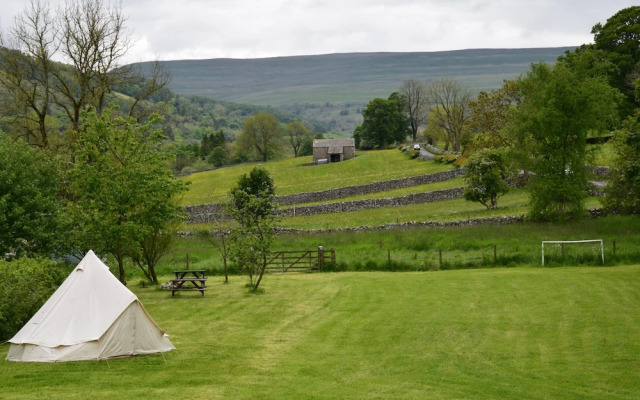 Sweetbriar Cottage B&B and Camping