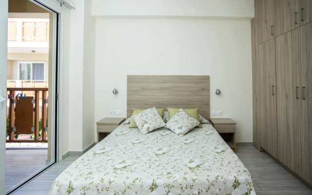 Ilian Beach & Apartments