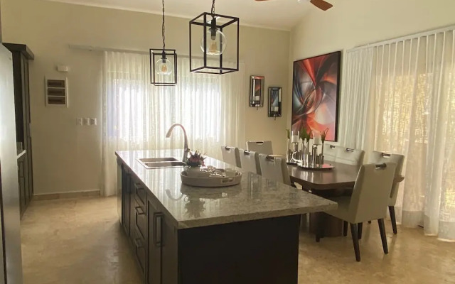 Luxury 5 Bedrooms Villa in Hispañola -sosua