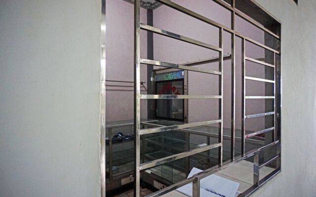 OYO 93355 Maestro Home Syariah