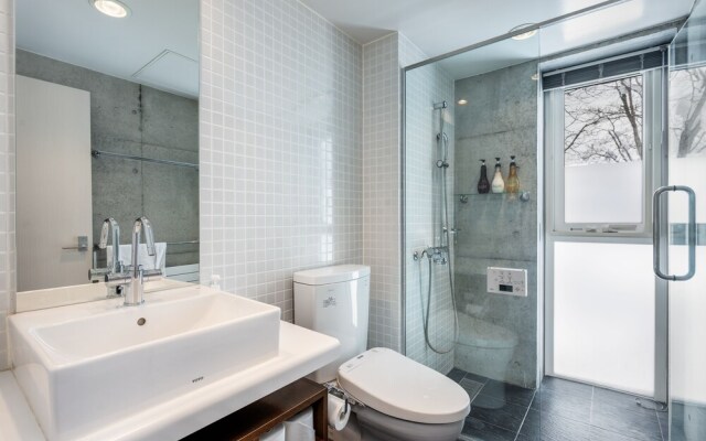 Kitanishi 2 by H2 Life