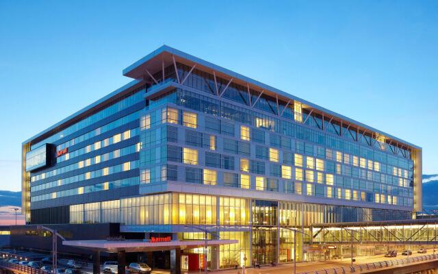 Montreal Airport Marriott In-Terminal Hotel