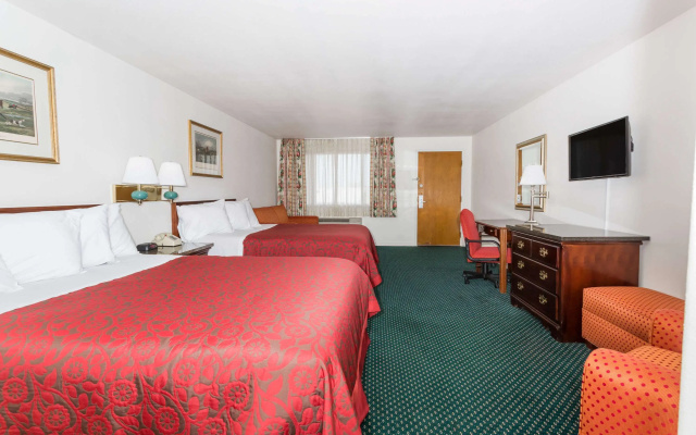 Days Inn by Wyndham Kimball