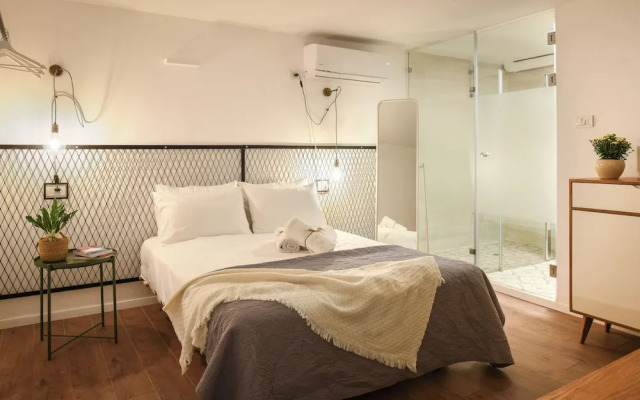 The Carmel House Apt hotel By Sea N Rent