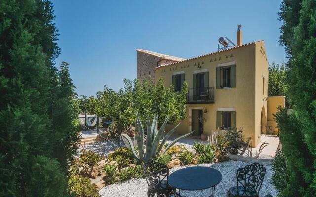 Casa Olea - A Venetian era Home with Courtyard