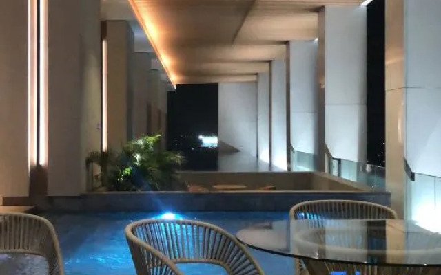 The Smith Luxury SkyView Apartments