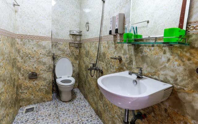 Anh Quoc Hotel