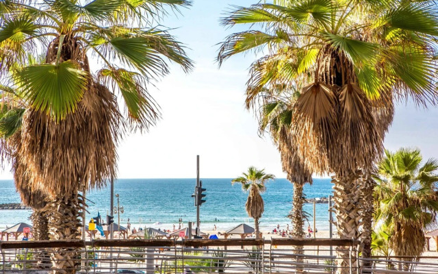 Premium suites on Beach Ben Yehuda 43