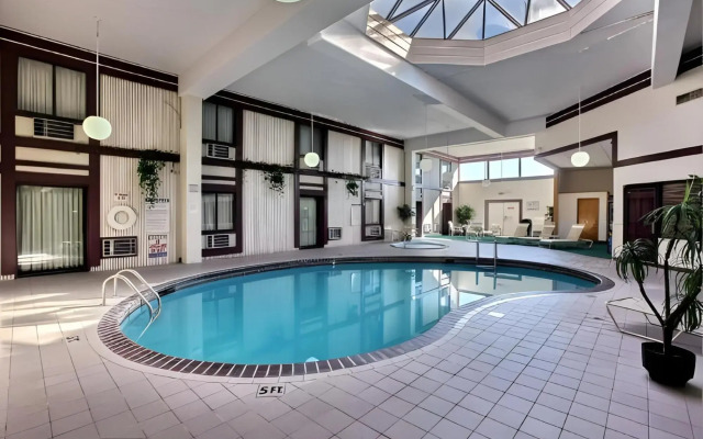 Crookston Inn and Convention Center