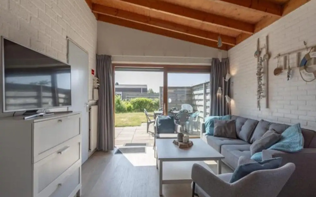 Modern Bungalow Close to the Beach