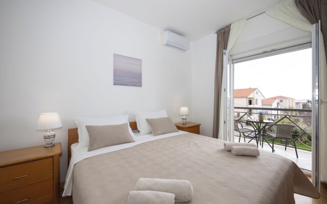 Double bed Room With Private Bathroom and Balcony