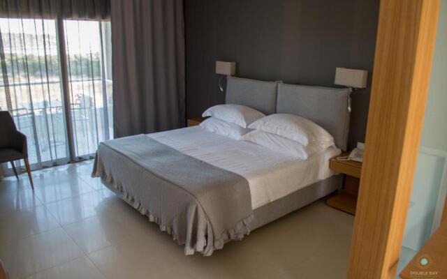 Double Bay Beach Hotel