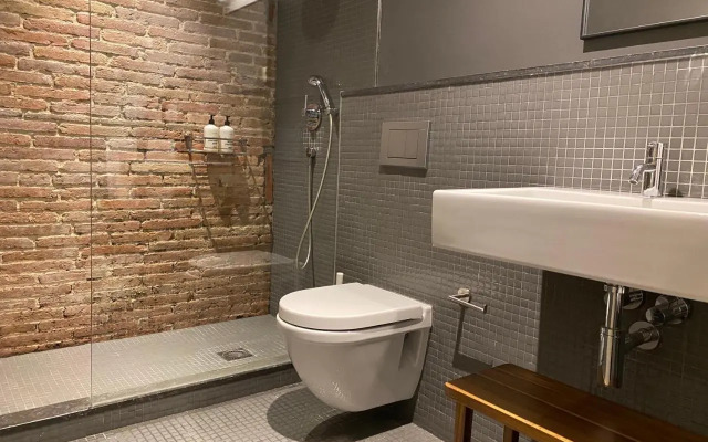 Pau Claris Apartment