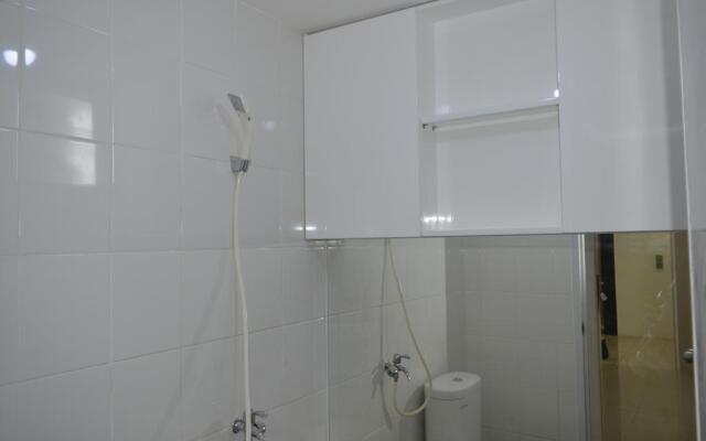 Roomku at Bassura City Apartment