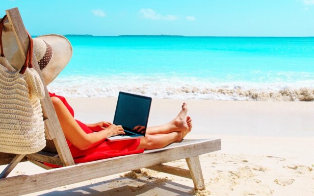 Los Corales Beach Garden Views A1