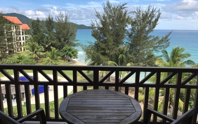 Sunset Seaview Beach Villas & Spa Suites at Nexus Karambunai