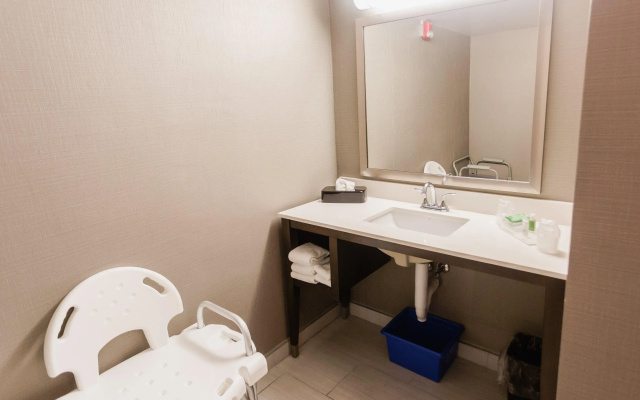 Holiday Inn Peterborough-Waterfront, ON by IHG