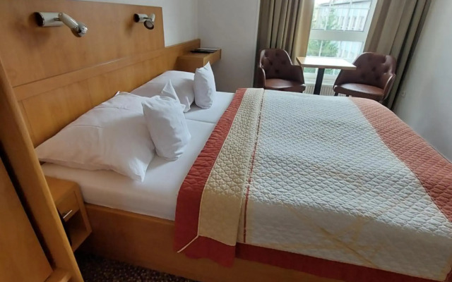 Hotel Avion