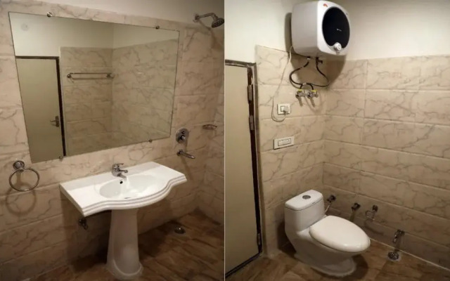 OYO 23529 Riviera Valley