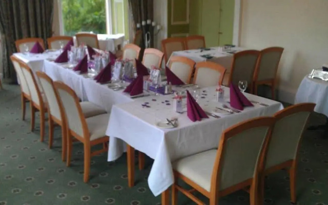 OYO Kirkconnel Hall Hotel