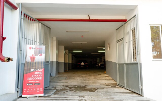 RedDoorz Plus near Camella La Brisa Lapulapu