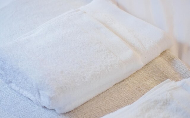 One&Lux Byron Suites