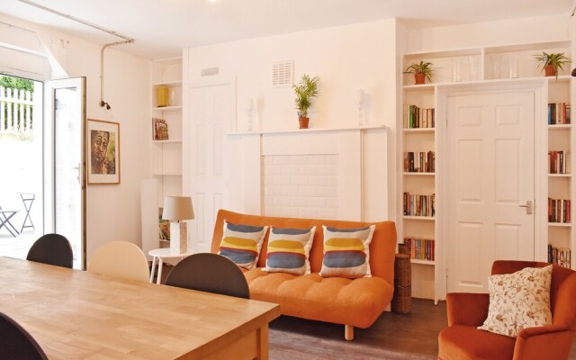 Clarendon Apartment