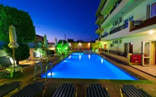 Denphill Apartments & Hotel