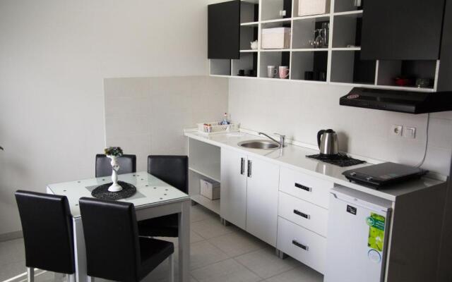 Airport Apartments