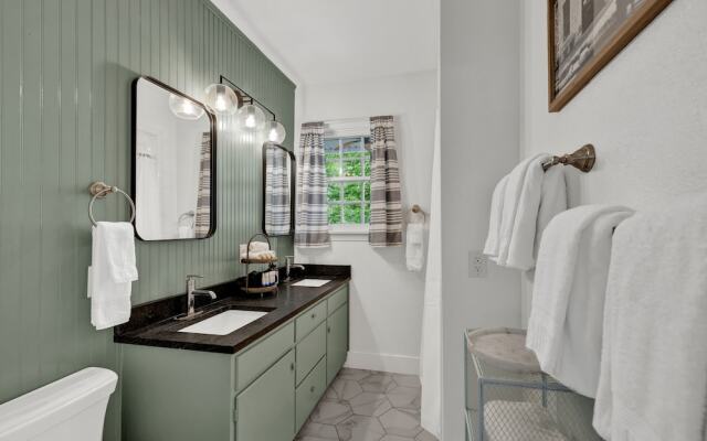 Walk 2 Main Hot Tub Putt-putt