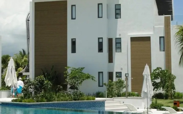 Cap Ouest Beach Apartments