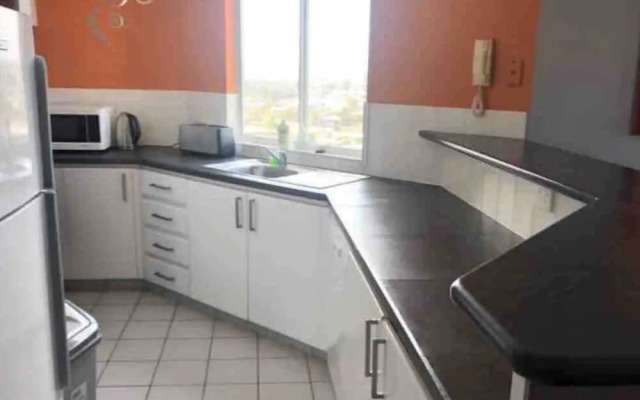 Affordable Unit Minutes To The Heart Of Surfers Paradise