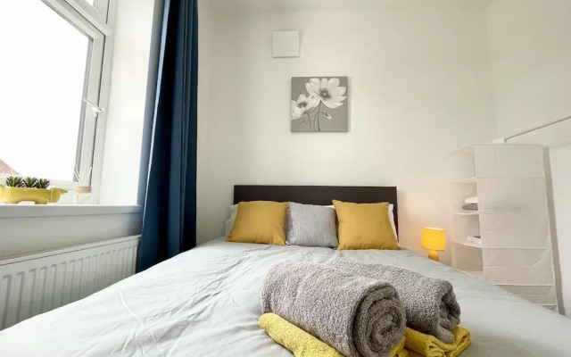 Worksop Newly Refurbished 3-bedroom House