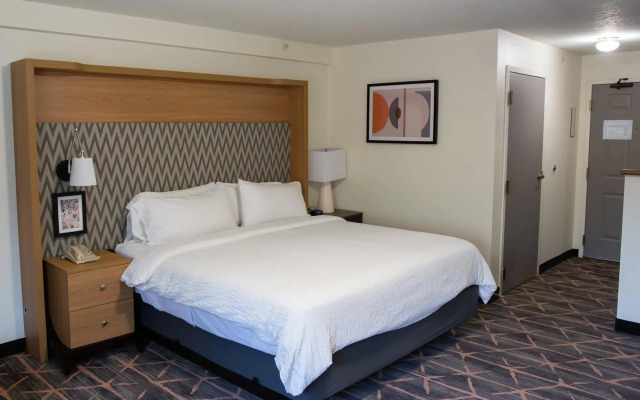Holiday Inn Redding by IHG