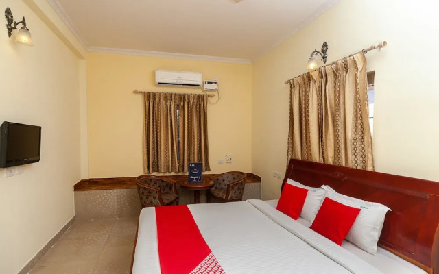 OYO 27033 Hill Breeze