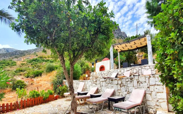 Beautiful and Spacious Room Near Cretan Sea