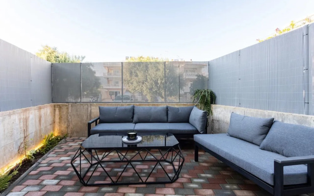 Ventiri Lofts - Luxury Duplex w Private Garden