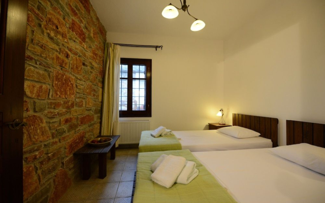 Esperos Suites & Villas