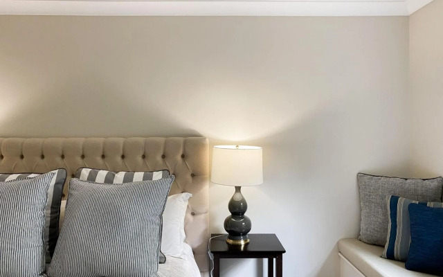 KEVALIER PARK Berry 4pm check out Sundays