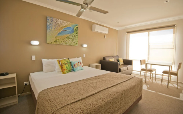 The Bowlo Holiday Cabins