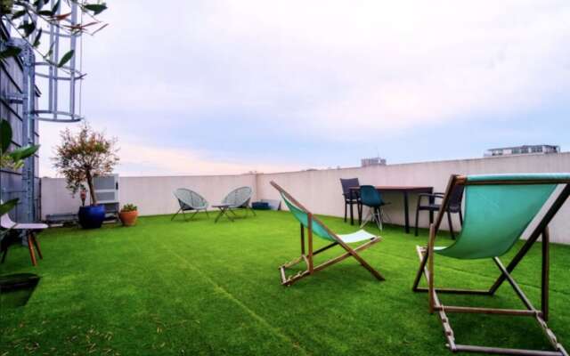 Modern 4 Bedroom Canal-side North London Flat