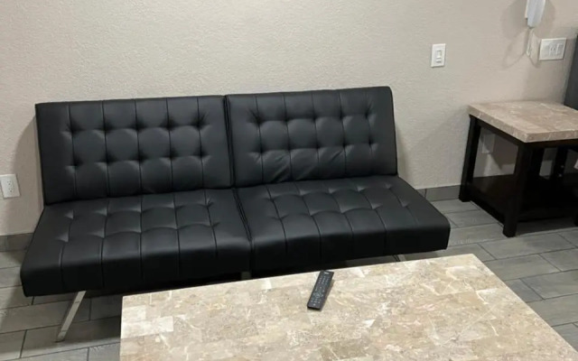 Executive Inn & Suites