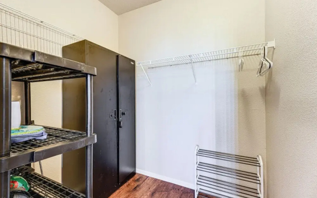 Walk to Papago Park: Condo in Phoenix