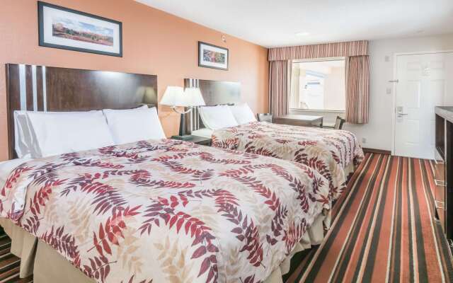 Days Inn & Suites by Wyndham Winnie