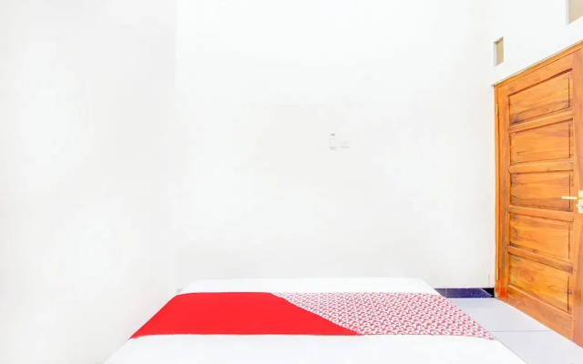 OYO 94124 Ekslusive Double'n